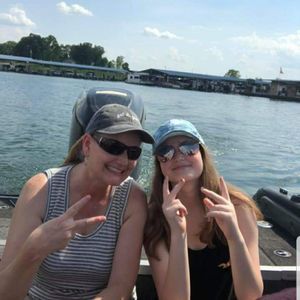 Meet your Posher, Lori